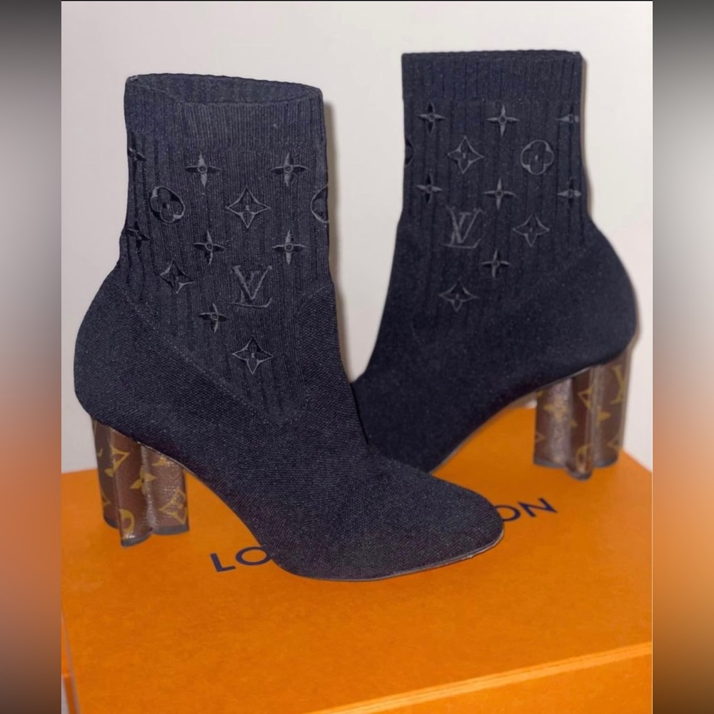 Selling original Louis Vuitton “Silhouette Ankle Boot”